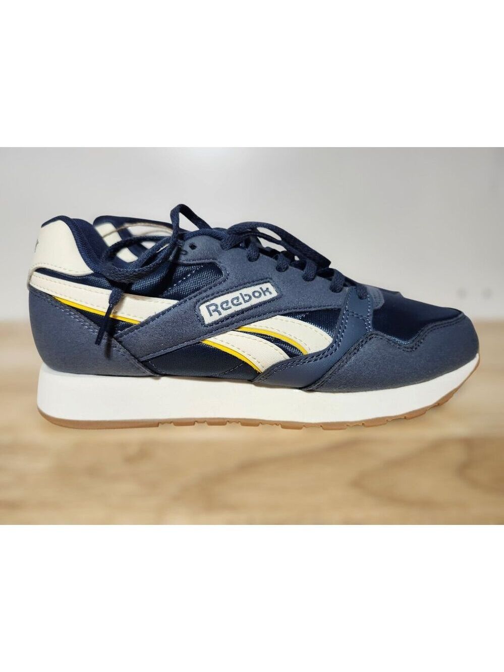 Unisex reebok size 7